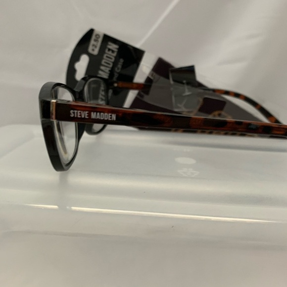 NWT Steve Madden Readers - Picture 4 of 7